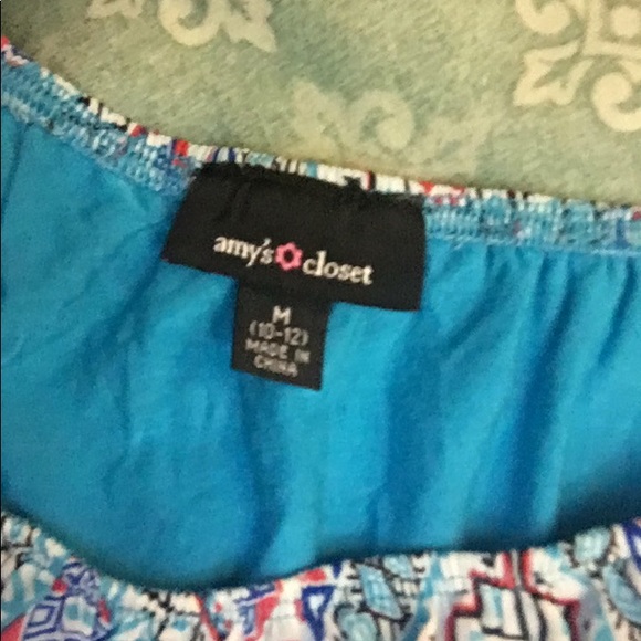 Amy’s Closet’ Tribal flutter sleeve shirt - Picture 3 of 3